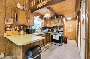 2128 Apley Dr, Bushkill, PA 18324 - Photo 10