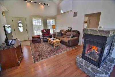 245 Tomahawk Trail, Allen Township, PA 18067 - Photo 8