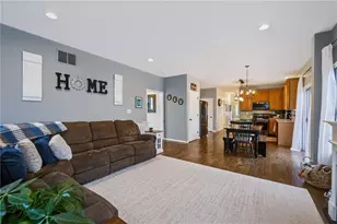7080 Periwinkle Dr, Lower Macungie Township, PA 18062 - Photo 8