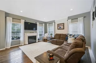 7080 Periwinkle Dr, Lower Macungie Township, PA 18062 - Photo 6