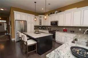 4097 Rutz Ln, South Whitehall Township, PA 18104 - Photo 6