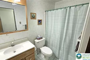 4474 Phillip St, Whitehall Township, PA 18052 - Photo 10