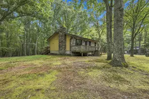 184 Swallow Cir, Lehman Twp, PA 18324 - Photo 2