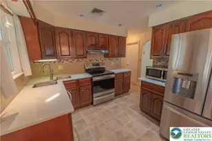 425 3rd St, Emmaus Boro, PA 18049 - Photo 6