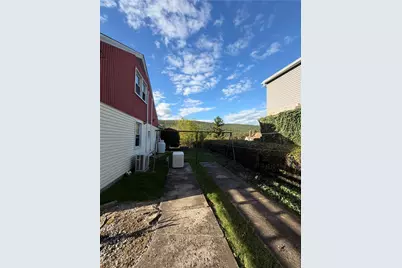 428 E Center Street, Nesquehoning, PA 18240 - Photo 2