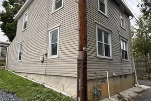 620 Martins Ln, Bethlehem City, PA 18018 - Photo 2
