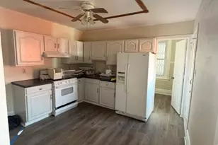 24 N 11th St, Allentown City, PA 18101 - Photo 4