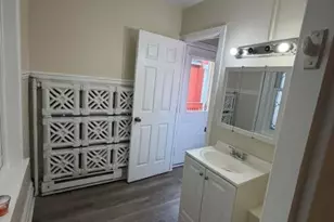 24 N 11th St, Allentown City, PA 18101 - Photo 8