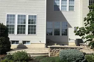 5276 Blue Sky Dr, South Whitehall Township, PA 18069 - Photo 10