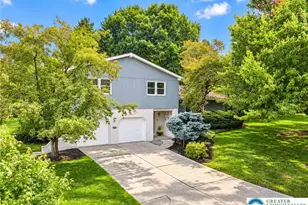 4036 Wedgewood Rd, South Whitehall Township, PA 18104 - Photo 2