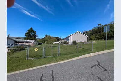 646 Lehigh Gap Street, Walnutport Boro, PA 18088 - Photo 12