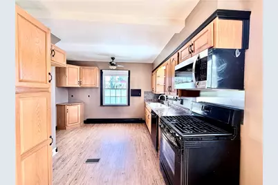 124 E Lawn, Upper Nazareth, PA 18064 - Photo 12