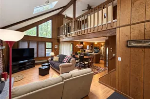 107 Lake Dr W, Clifton Twp, PA 18424 - Photo 2