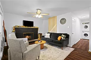 9820 Deerwood Dr, Coolbaugh Twp, PA 18466 - Photo 8