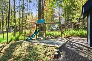 9820 Deerwood Dr, Coolbaugh Twp, PA 18466 - Photo 2