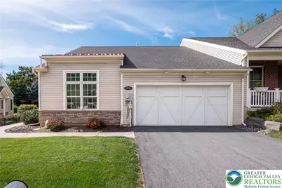 5535 Bayberry Lane, Whitehall Township, PA 18052 - Photo 4
