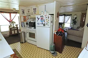 1320 N Cottonwood Rd, Lehigh Township, PA 18038 - Photo 10