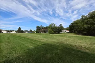 1320 N Cottonwood Rd, Lehigh Township, PA 18038 - Photo 18