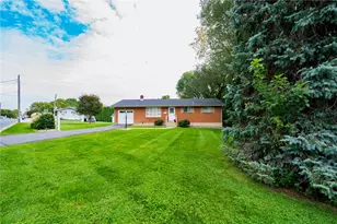 171 Victory Ln, Nazareth Boro, PA 18064 - Photo 2