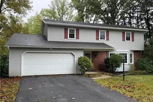 1967 Robin Ct, Lower Saucon Township, PA 18015 - Photo 2