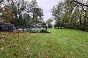 1967 Robin Ct, Lower Saucon Township, PA 18015 - Photo 6