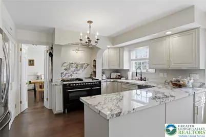 1551 Duxbury Court, South Whitehall Township, PA 18104 - Photo 6