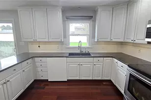 3039 Magnolia Cir, Lower Macungie Township, PA 18062 - Photo 14