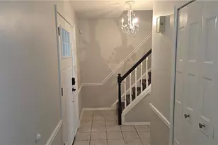 3039 Magnolia Cir, Lower Macungie Township, PA 18062 - Photo 4