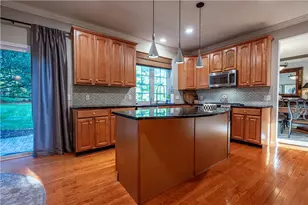 2208 Pembrooke Dr, Lower Macungie Township, PA 18062 - Photo 18