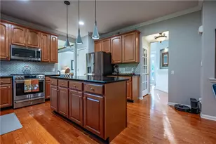2208 Pembrooke Dr, Lower Macungie Township, PA 18062 - Photo 16