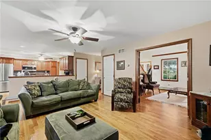 407 Danielle Dr, Bushkill Twp, PA 18064 - Photo 16