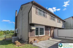 34 Cambridge Pl, Catasauqua Boro, PA 18032 - Photo 2