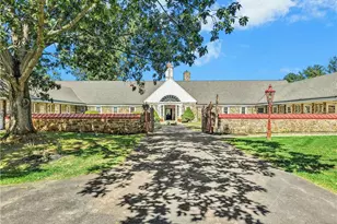 1807 Apple Tree Ln, Bethlehem City, PA 18015 - Photo 2