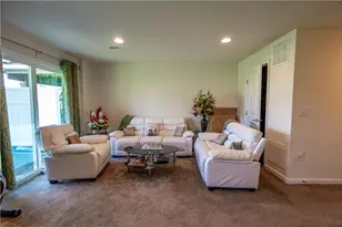 8 Yellow Rose Ln, Palmer Twp, PA 18045 - Photo 8