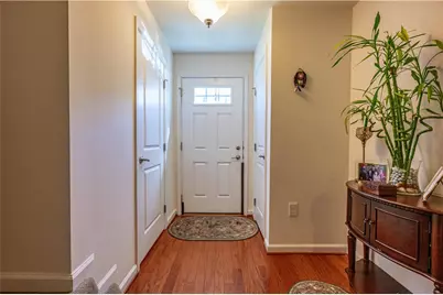 8 Yellow Rose Lane, Palmer Twp, PA 18045 - Photo 2