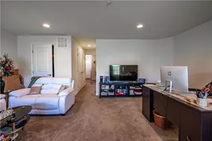 8 Yellow Rose Ln, Palmer Twp, PA 18045 - Photo 6