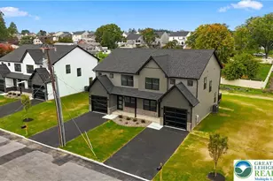 830 Hunter St, North Catasauqua Bor, PA 18032 - Photo 2