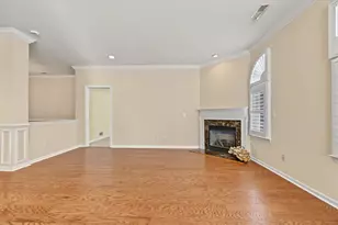 5086 Valley Stream Ln, Macungie Boro, PA 18062 - Photo 8