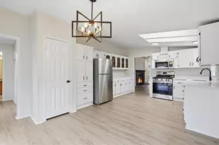 4230 Heritage Ln, Lehigh Township, PA 18088 - Photo 8