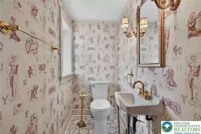 1800 W Union Boulevard #1, Bethlehem City, PA 18018 - Photo 8