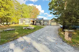 103 Dunchurch Dr, Lehman Twp, PA 18324 - Photo 2