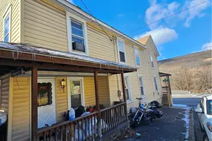 226 E Water St, Coaldale Boro, PA 18218 - Photo 2