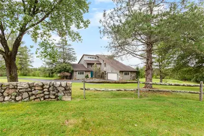 377 Farmhouse Lane, Bushkill Twp, PA 18091 - Photo 2
