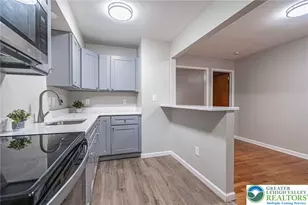 808 S 10th St, Allentown City, PA 18103 - Photo 10