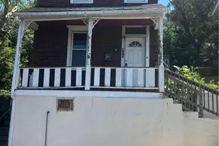 901 Vernon St, Bethlehem City, PA 18015 - Photo 1