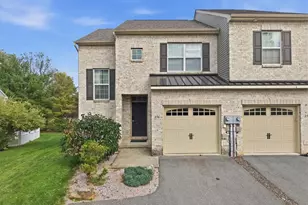 256 Milkweed Dr, Allentown City, PA 18104 - Photo 2