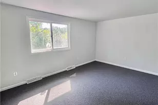 7321 E Hillcrest Ln, Slatington Boro, PA 18080 - Photo 16