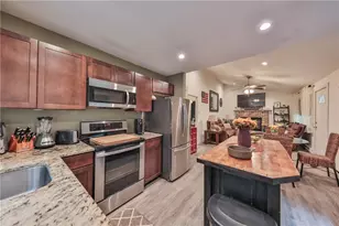 24 Turkey Ridge Rd, Middle Smithfield, PA 18302 - Photo 4