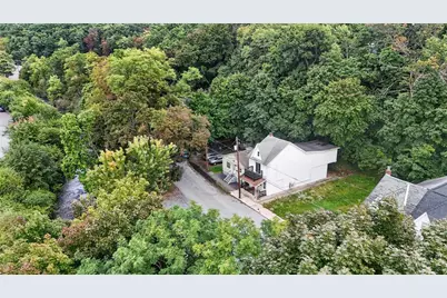 215 Schuylkill Avenue, Tamaqua, PA 18252 - Photo 2