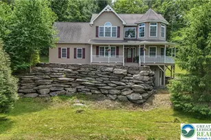 312 Reagan Dr, East Stroudsburg, PA 18301 - Photo 2